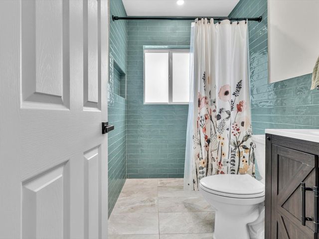 3904 Lowson Boulevard, Delray Beach, FL 33445