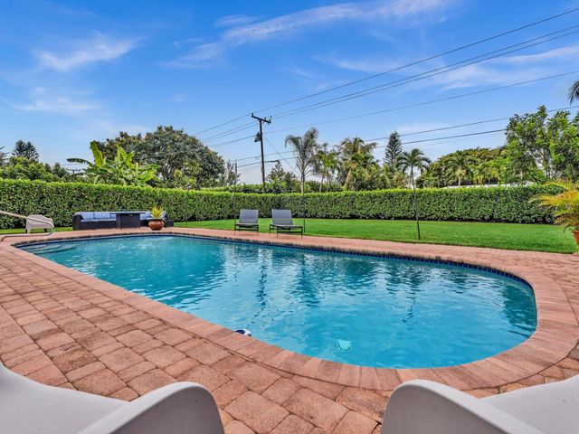 3904 Lowson Boulevard, Delray Beach, FL 33445