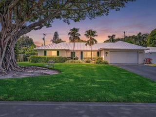 3904 Lowson Boulevard, Delray Beach, FL 33445