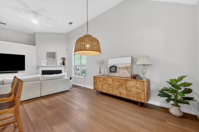 1174 Old Ivy Way, Mount Pleasant, SC 29466