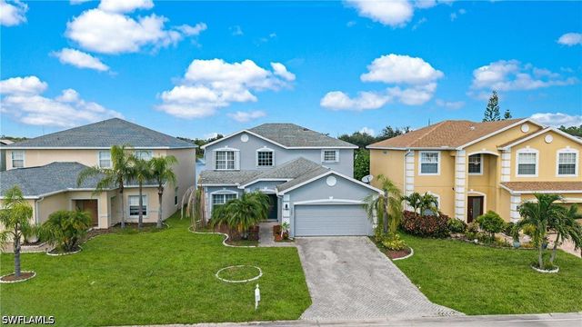 8285 Silver Birch WAY, Lehigh Acres, FL 33971