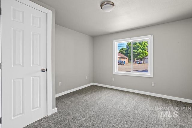 206 W 35th Street, Garden City, ID 83714