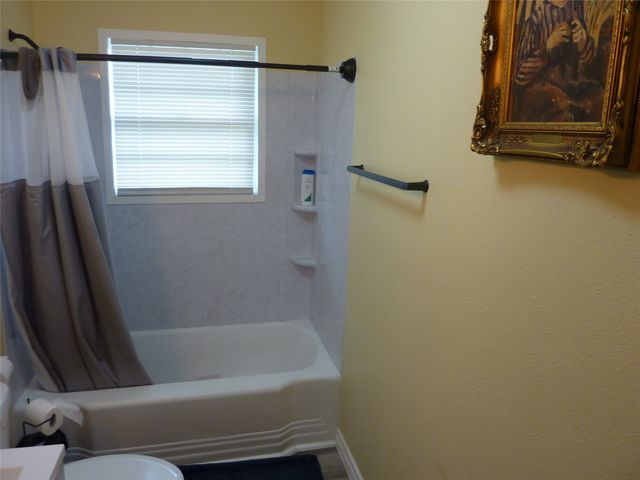 116 W Cayuga Drive, Athens, TX 75751
