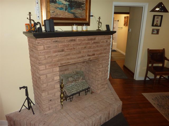 116 W Cayuga Drive, Athens, TX 75751