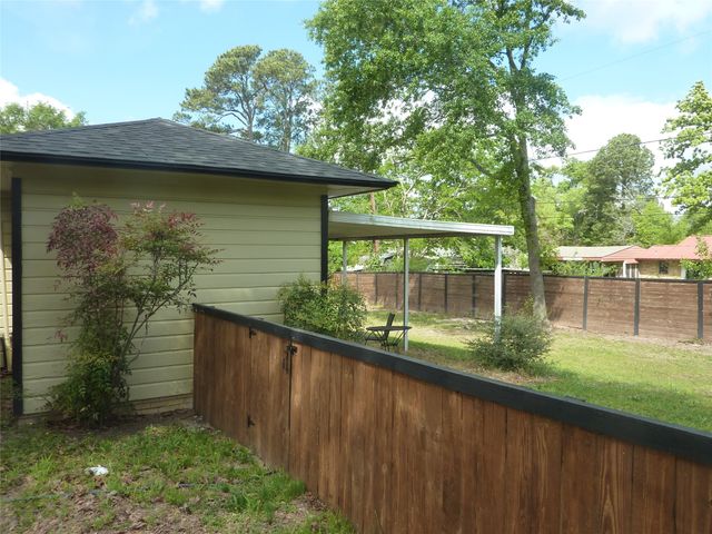 116 W Cayuga Drive, Athens, TX 75751