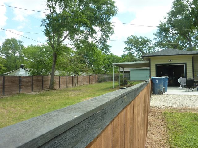 116 W Cayuga Drive, Athens, TX 75751