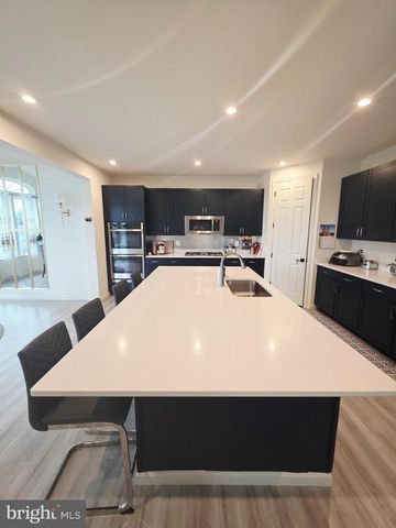 122 POE DR, Winchester, VA 22602