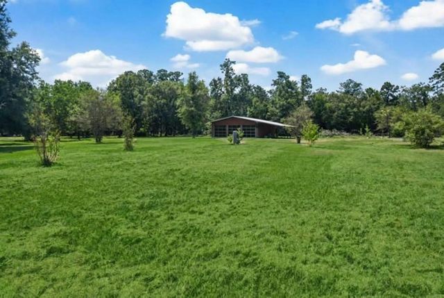 160 County Road 6498, Dayton, TX 77535