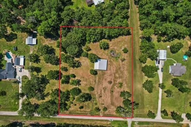 160 County Road 6498, Dayton, TX 77535