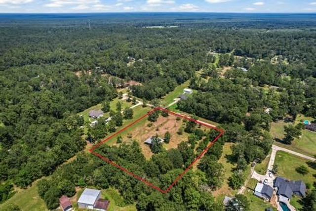 160 County Road 6498, Dayton, TX 77535