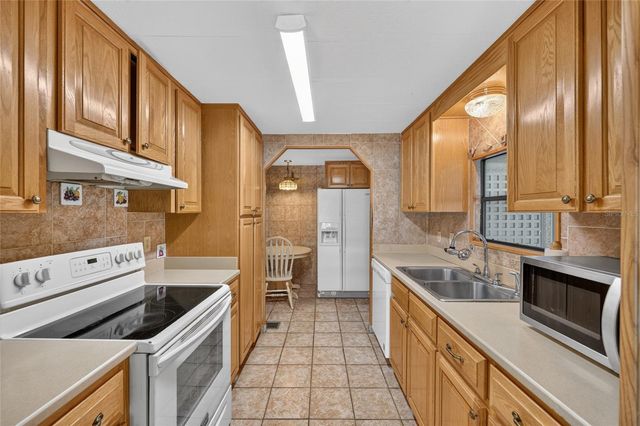 6510 NE 2ND PLACE, Ocala, FL 34470