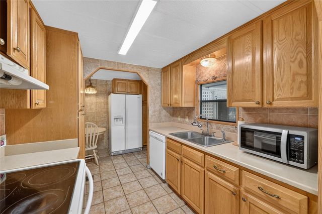 6510 NE 2ND PLACE, Ocala, FL 34470