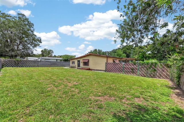 6510 NE 2ND PLACE, Ocala, FL 34470