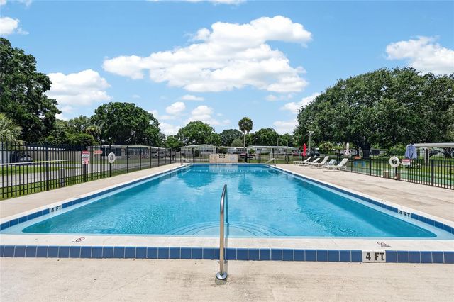 6510 NE 2ND PLACE, Ocala, FL 34470