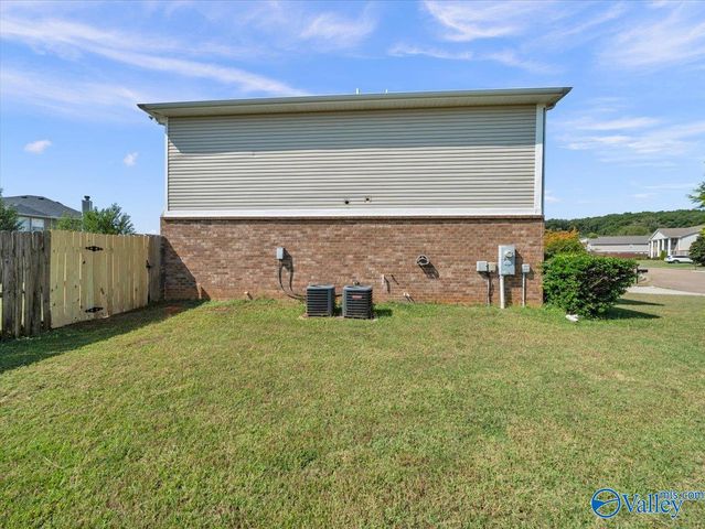 4822 Inglewood Court SE, Owens Cross Roads, AL 35763