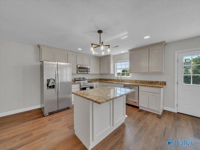 4822 Inglewood Court SE, Owens Cross Roads, AL 35763