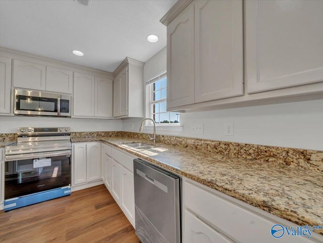 4822 Inglewood Court SE, Owens Cross Roads, AL 35763