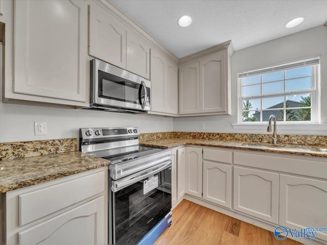 4822 Inglewood Court SE, Owens Cross Roads, AL 35763