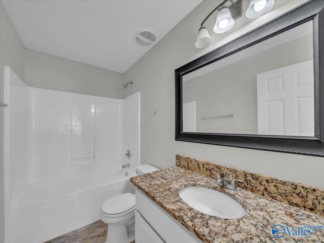 4822 Inglewood Court SE, Owens Cross Roads, AL 35763