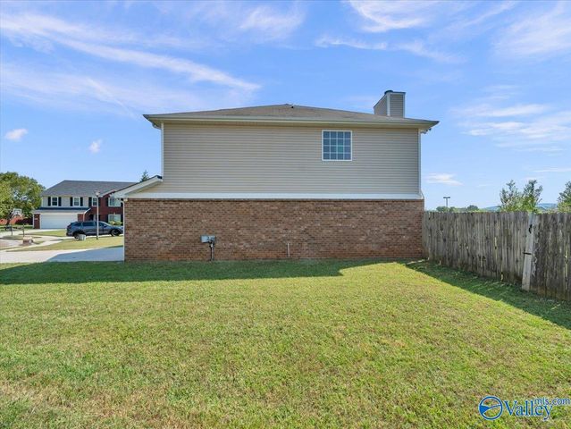4822 Inglewood Court SE, Owens Cross Roads, AL 35763
