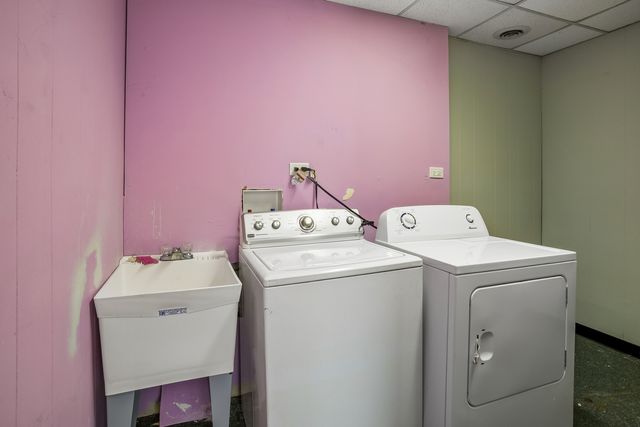 2832 N Milwaukee Avenue, Chicago, IL 60618