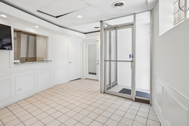 2832 N Milwaukee Avenue, Chicago, IL 60618