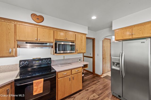 11089 N Point Hayden Dr, Hayden Lake, ID 83835