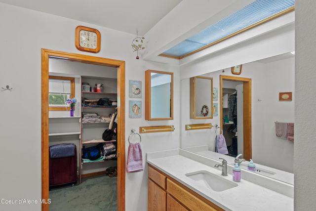 11089 N Point Hayden Dr, Hayden Lake, ID 83835
