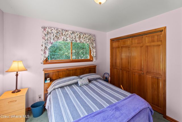 11089 N Point Hayden Dr, Hayden Lake, ID 83835