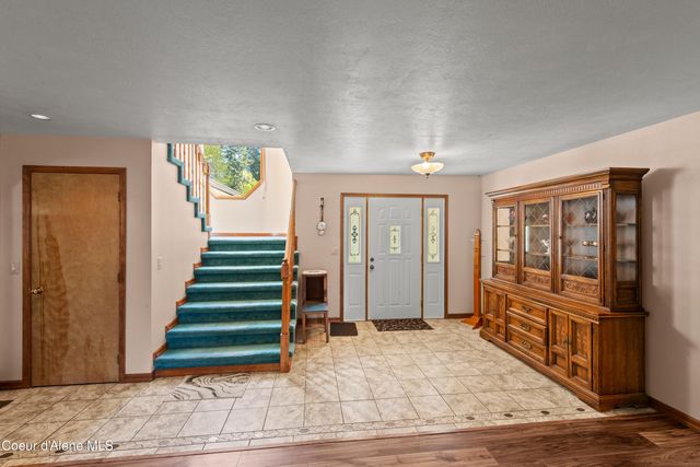 11089 N Point Hayden Dr, Hayden Lake, ID 83835