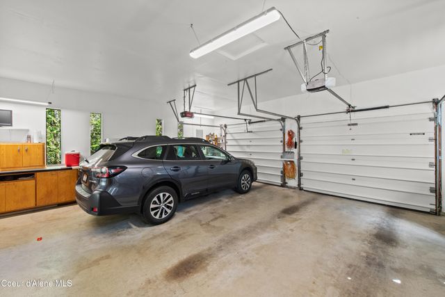 11089 N Point Hayden Dr, Hayden Lake, ID 83835