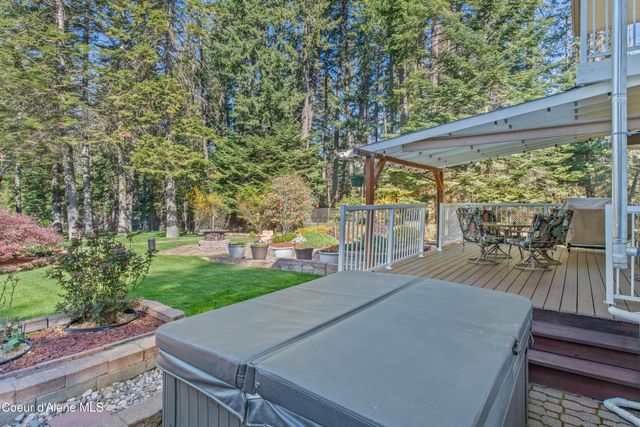 11089 N Point Hayden Dr, Hayden Lake, ID 83835