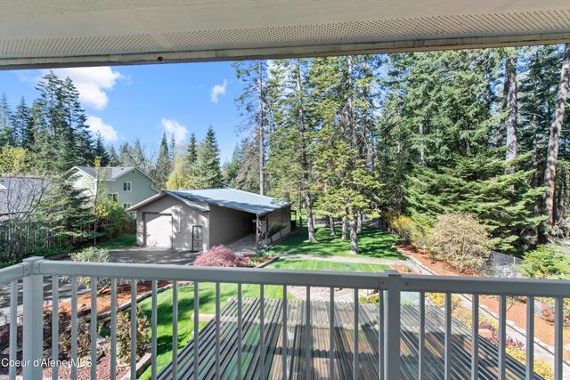 11089 N Point Hayden Dr, Hayden Lake, ID 83835