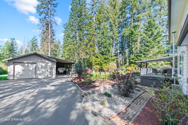 11089 N Point Hayden Dr, Hayden Lake, ID 83835