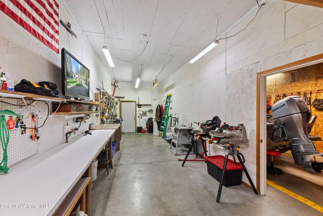 11089 N Point Hayden Dr, Hayden Lake, ID 83835