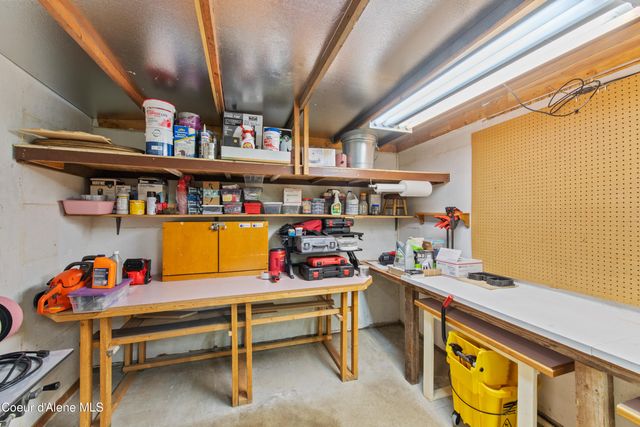 11089 N Point Hayden Dr, Hayden Lake, ID 83835