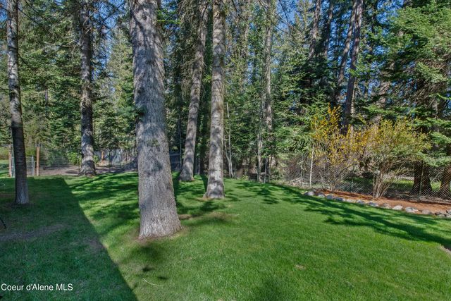 11089 N Point Hayden Dr, Hayden Lake, ID 83835