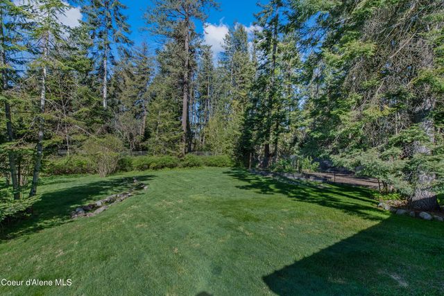 11089 N Point Hayden Dr, Hayden Lake, ID 83835