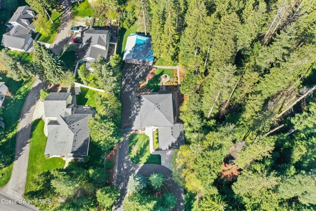 11089 N Point Hayden Dr, Hayden Lake, ID 83835