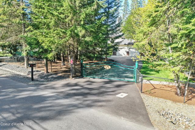 11089 N Point Hayden Dr, Hayden Lake, ID 83835