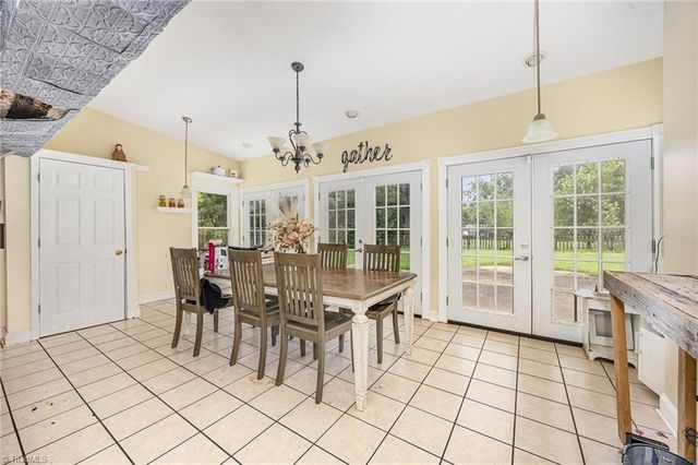 334 E Swannanoa Avenue, Liberty, NC 27298