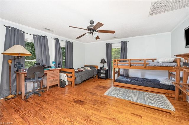 334 E Swannanoa Avenue, Liberty, NC 27298