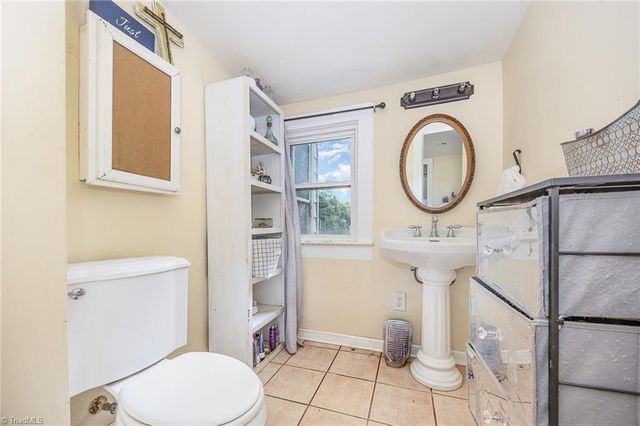334 E Swannanoa Avenue, Liberty, NC 27298