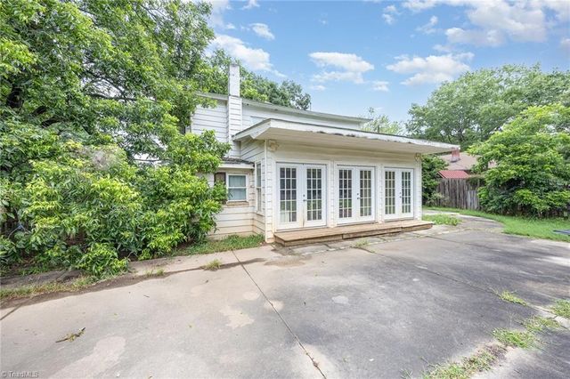 334 E Swannanoa Avenue, Liberty, NC 27298
