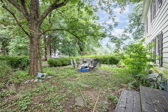 334 E Swannanoa Avenue, Liberty, NC 27298