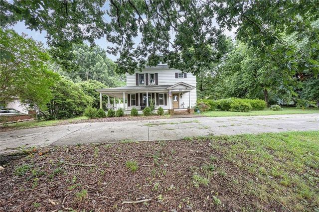 334 E Swannanoa Avenue, Liberty, NC 27298