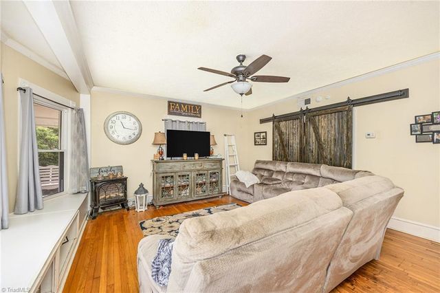 334 E Swannanoa Avenue, Liberty, NC 27298