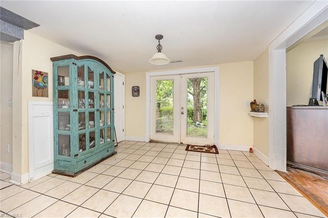 334 E Swannanoa Avenue, Liberty, NC 27298
