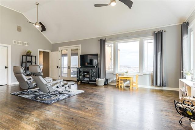 22528 Hatchell Road, Tonganoxie, KS 66086