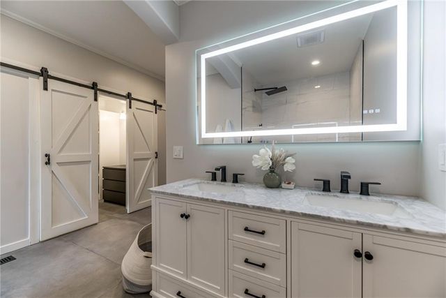 22528 Hatchell Road, Tonganoxie, KS 66086